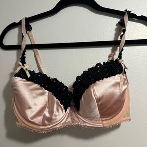 (Pre-owned) Silky sexy bra